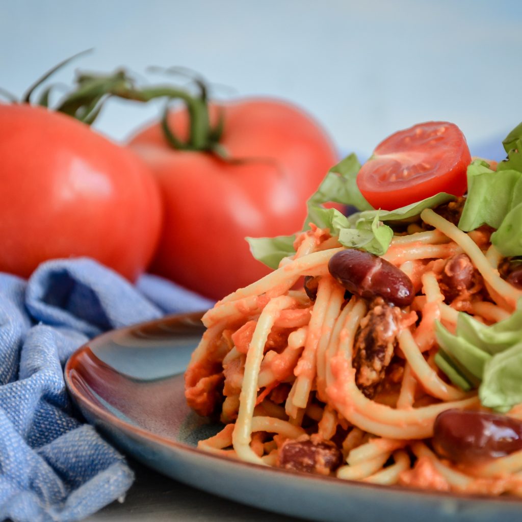 Špageti s domácou paradajkovou omáčkou a fazuľkami